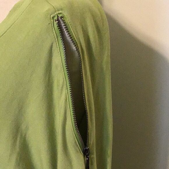 Chico’s Tee Shirt Lime Green Cold Shoulder Jersey Long Sleeve Zipper Size L - Picture 3 of 10